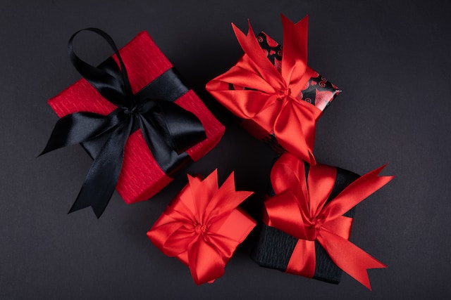 Red and black gift boxes.
