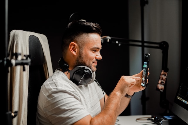 A user testing new features of TikTok on his mobile phone.